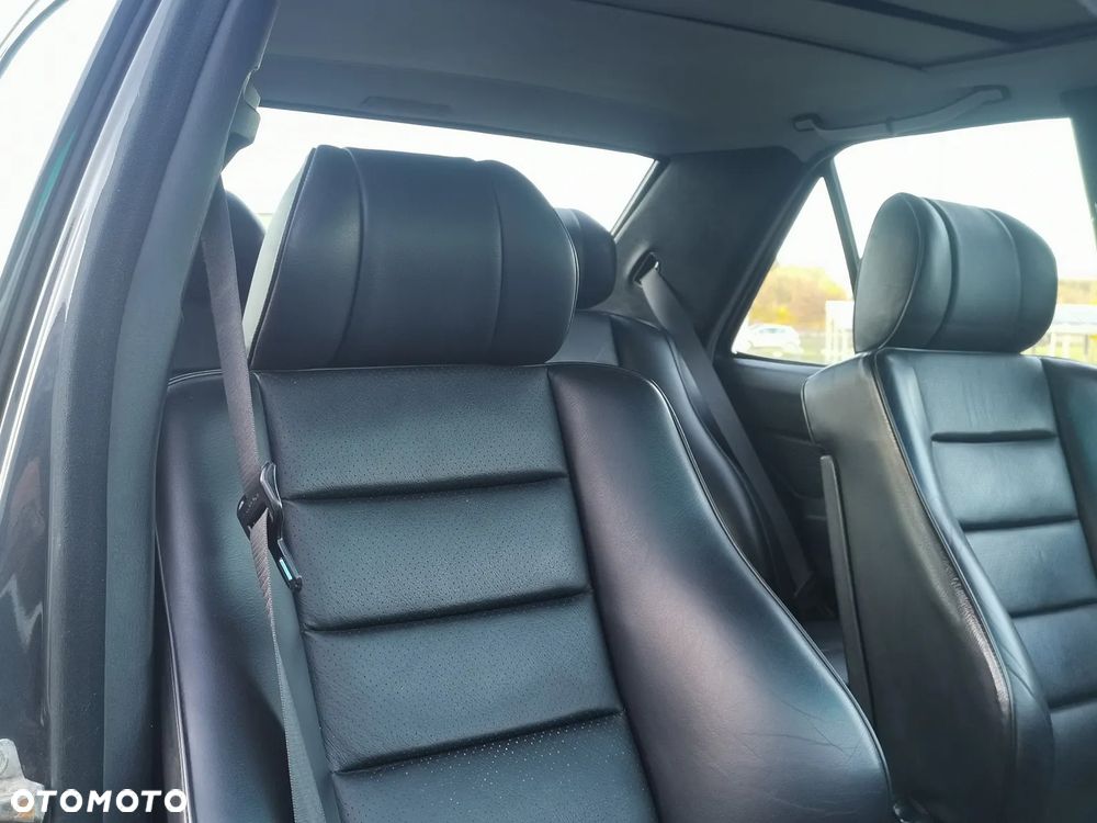 Mercedes-Benz W201 (190) - 16