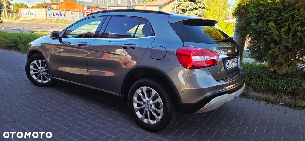 Mercedes-Benz GLA - 8