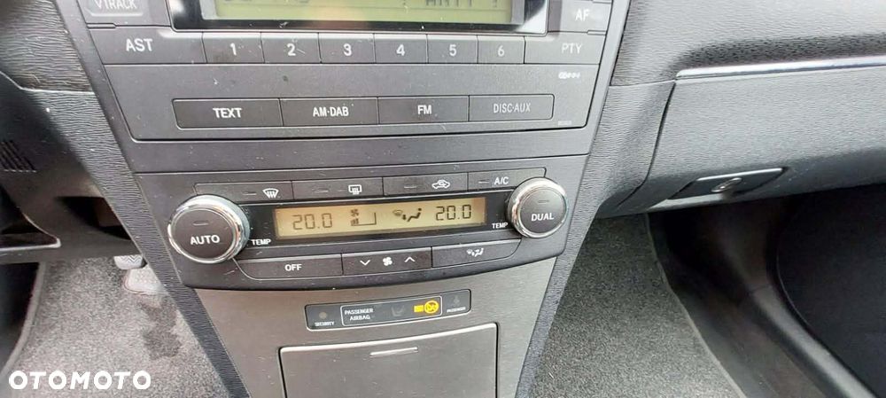 Toyota Avensis 1.8 Sol - 8