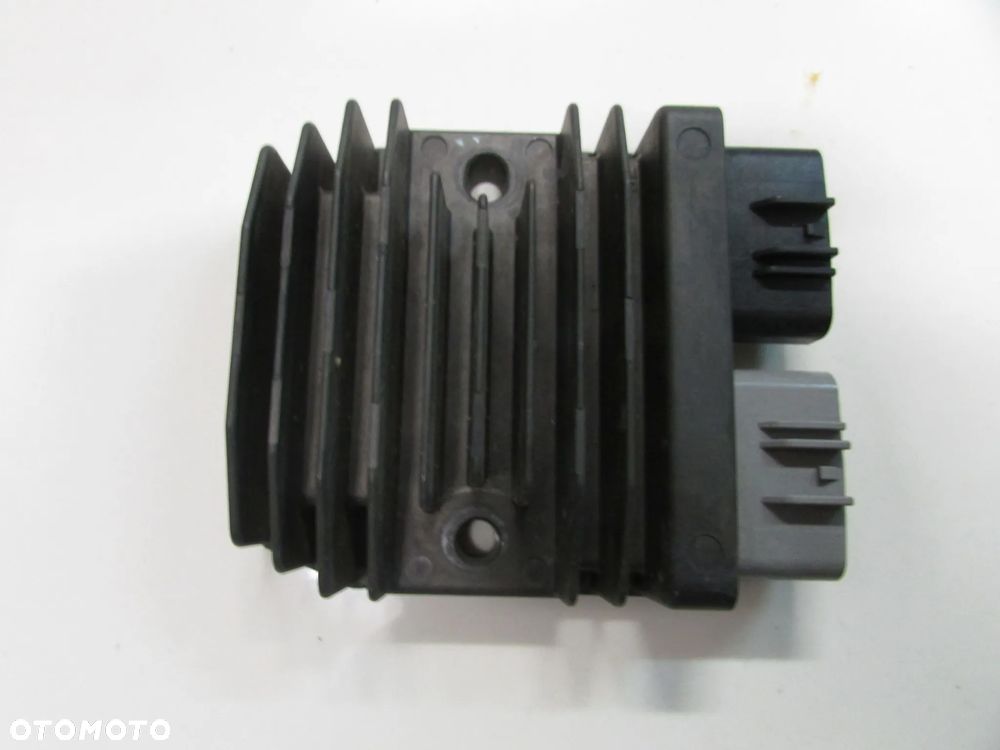 Triumph Tiger 900 20+ regulator napięcia - 1