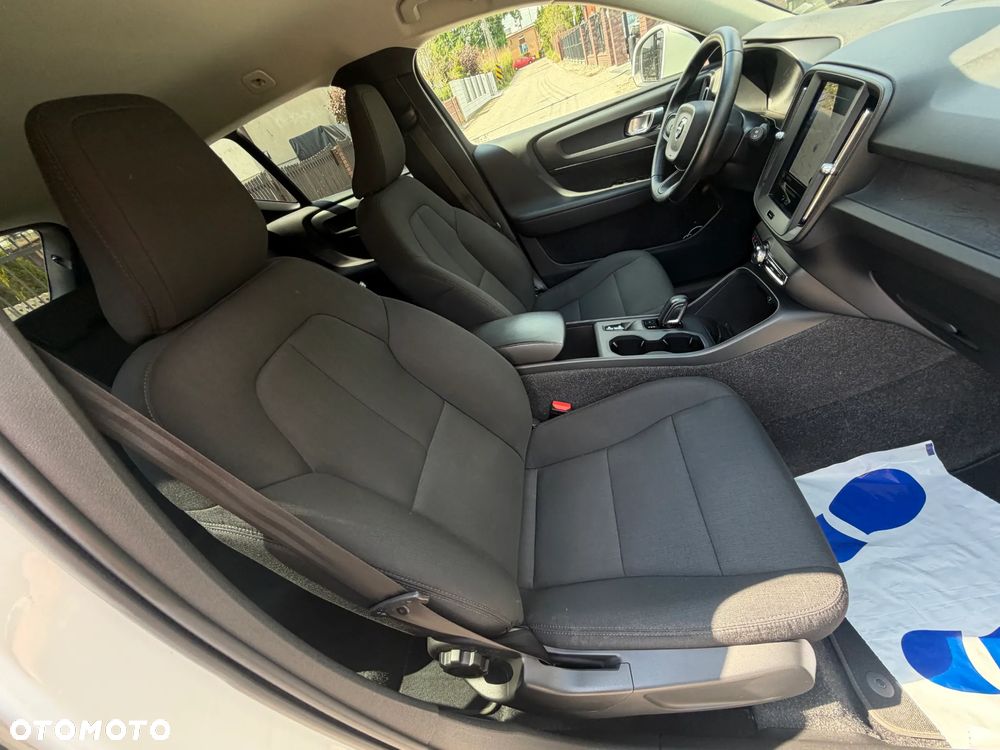 Volvo XC 40 T3 Momentum - 14