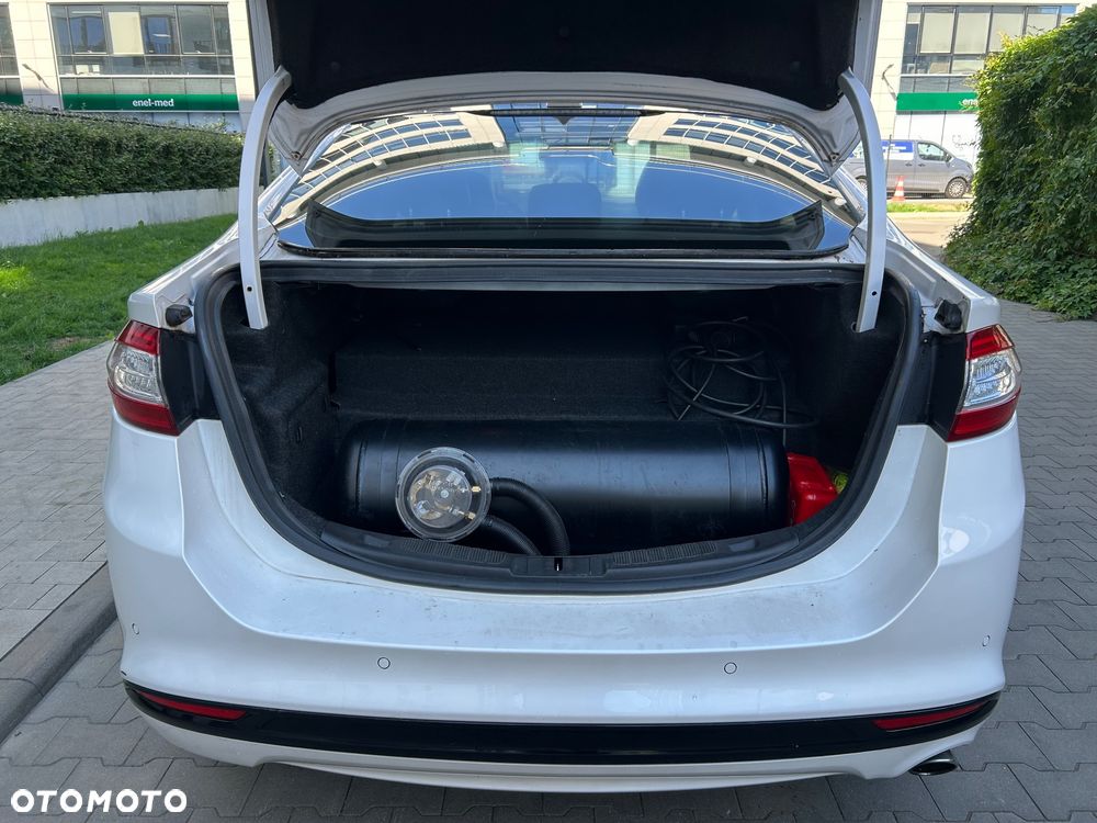 Ford Mondeo 2.0 Hybrid Titanium - 13