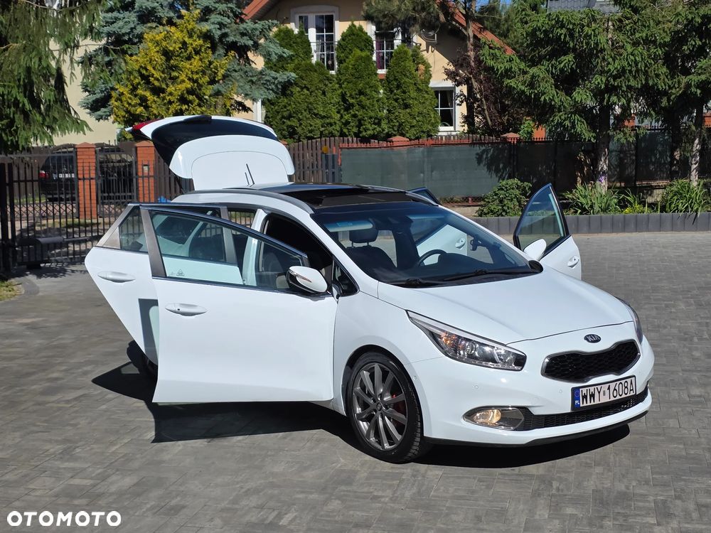 Kia Ceed 1.6 CRDi 128 Platinum Edition - 1