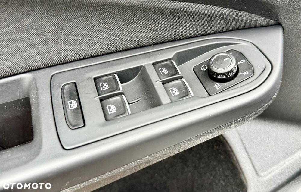 Volkswagen Golf - 12