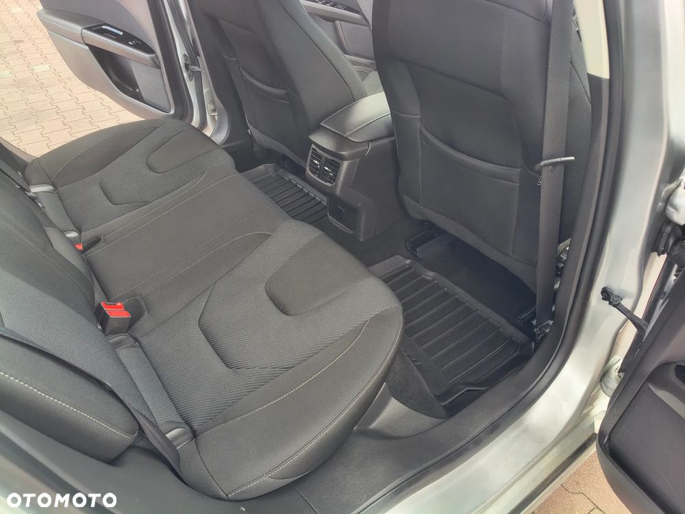Ford Mondeo 2.0 TDCi Allrad Trend - 32