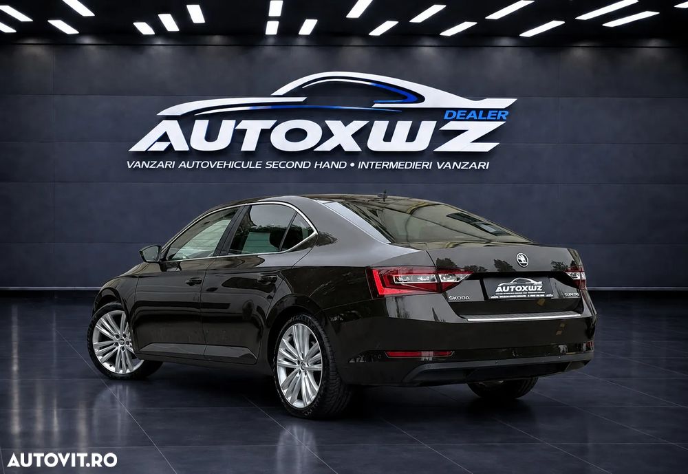 Skoda Superb 2.0 TDI DSG Premium Edition - 3