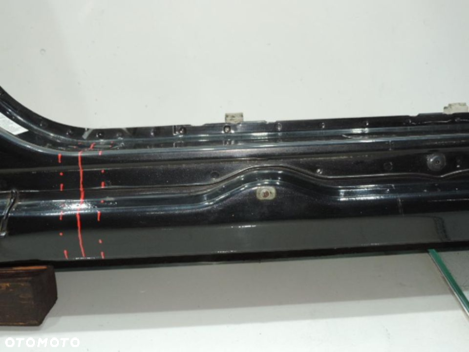 PRÓG SŁUPEK PRAWY PRZÓD 209 TOYOTA AVENSIS T25 - 8