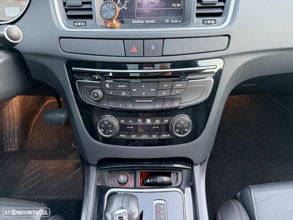 Peugeot 508 RXH 2.0 HDi Hybrid4 2-Tronic 104g - 26