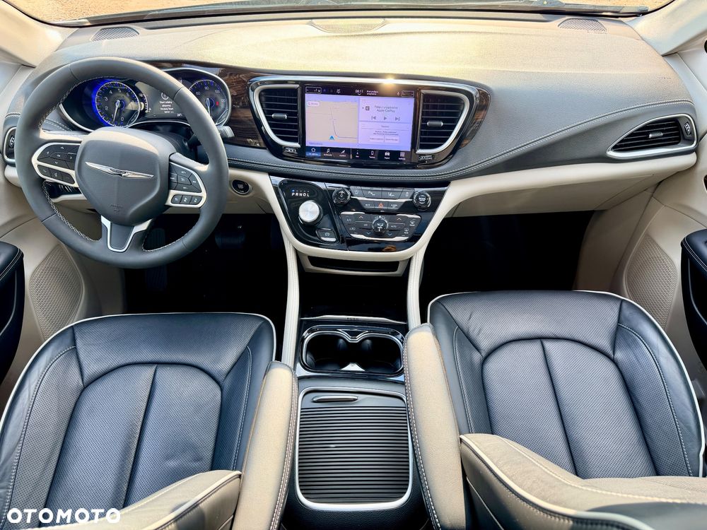 Chrysler Pacifica - 24