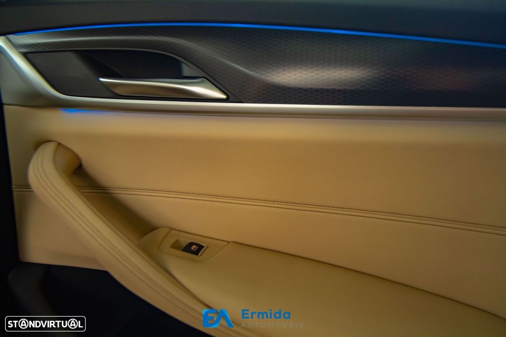 BMW 530 e Pack Desportivo M - 45