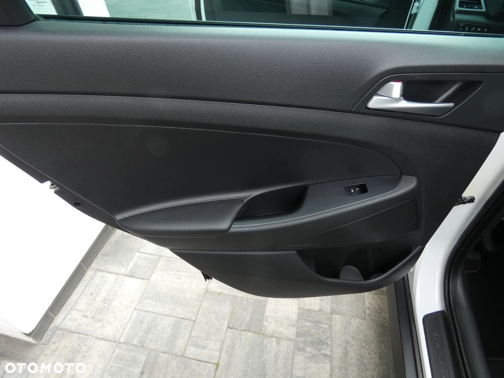 Hyundai Tucson 1.6 GDI BlueDrive Design 2WD - 32