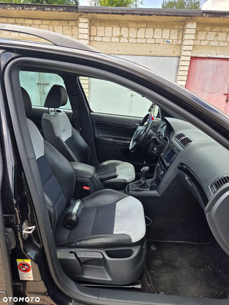 Skoda Octavia 2.0 TDI CR DPF RS - 9