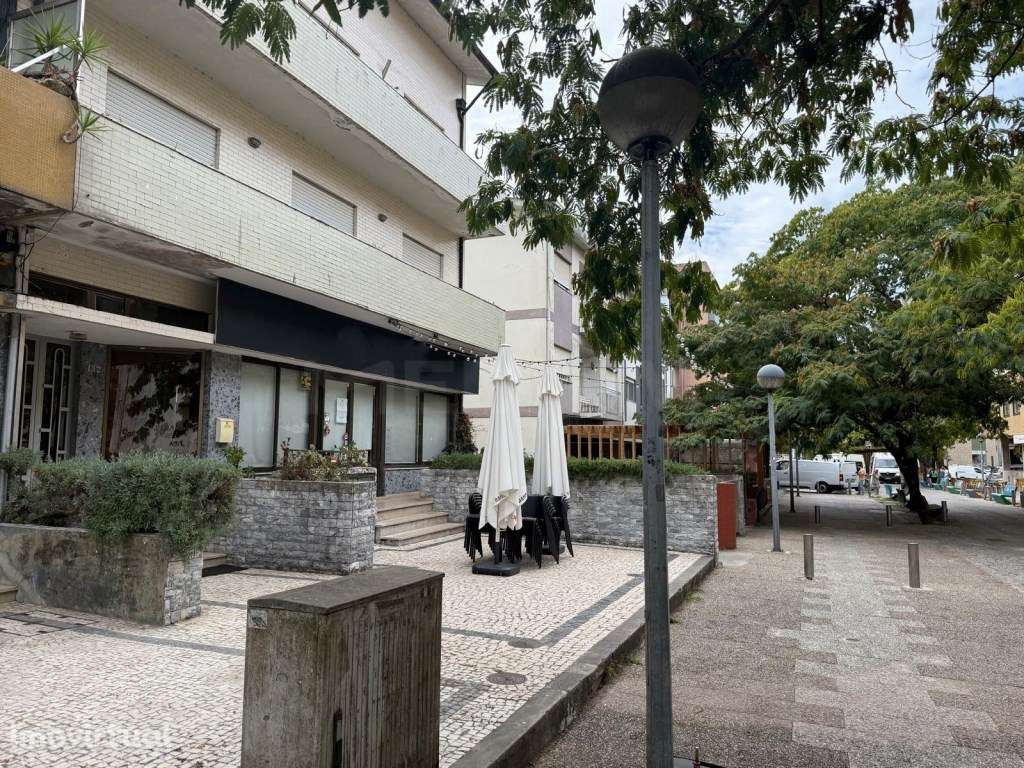 Loja no centro da cidade, destinada a comércio, com licença para re... - Grande imagem: 3/5