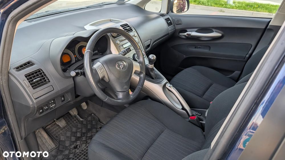 Toyota Auris 1.6 VVT-i Team - 6