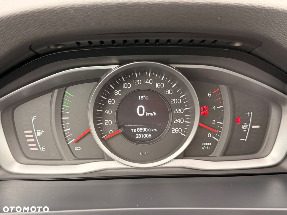 Volvo V60 D3 Drive-E Momentum - 16