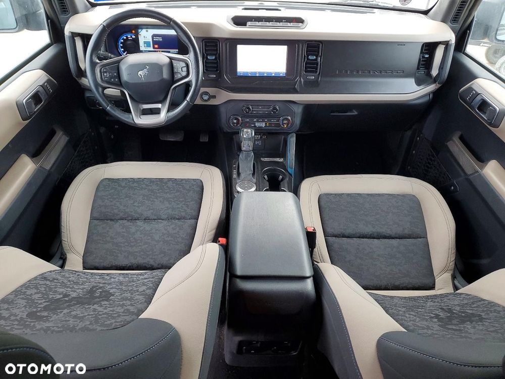 Ford Bronco - 7