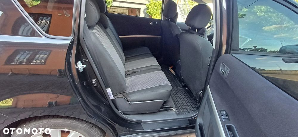 Toyota Corolla Verso - 16