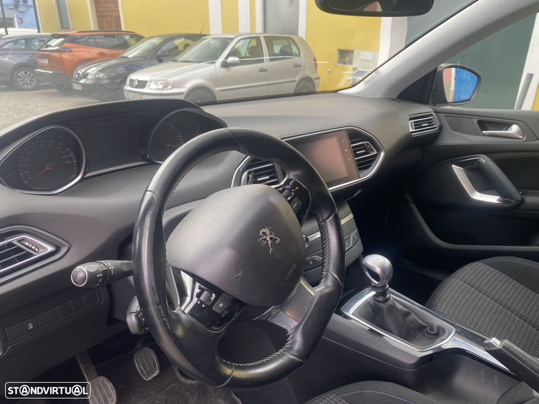 Peugeot 308 SW 1.5 BlueHDi Style - 23