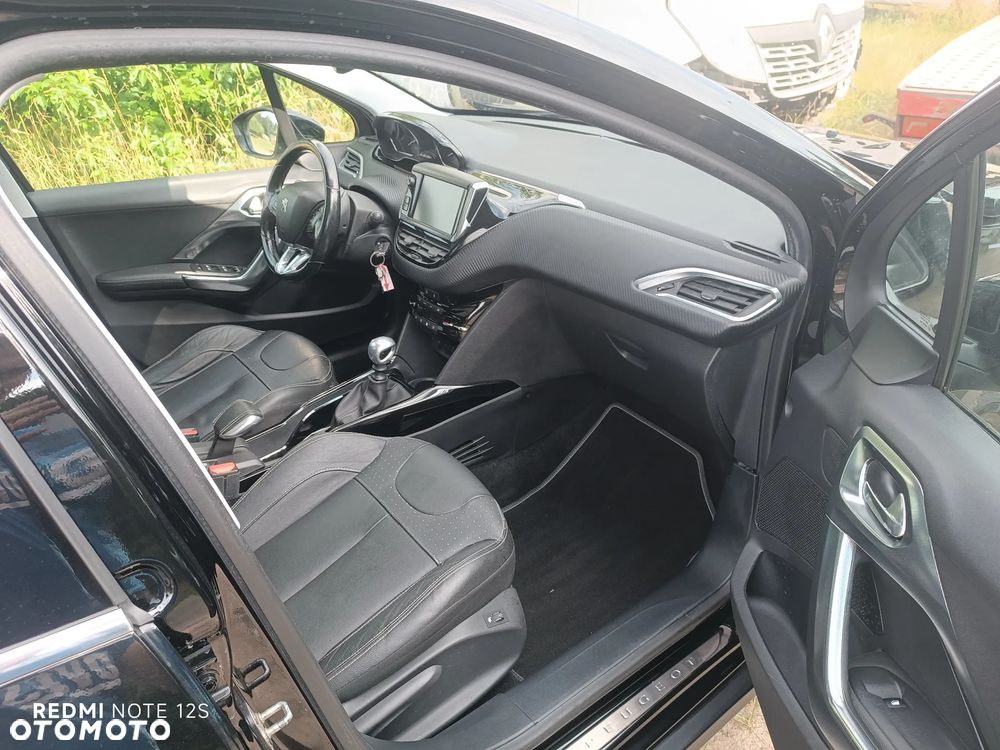 Peugeot 2008 1.2 Pure Tech Allure S&S - 8