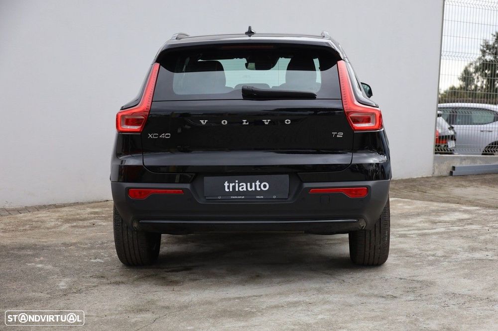 Volvo XC 40 1.5 T2 Plus Dark Auto - 3