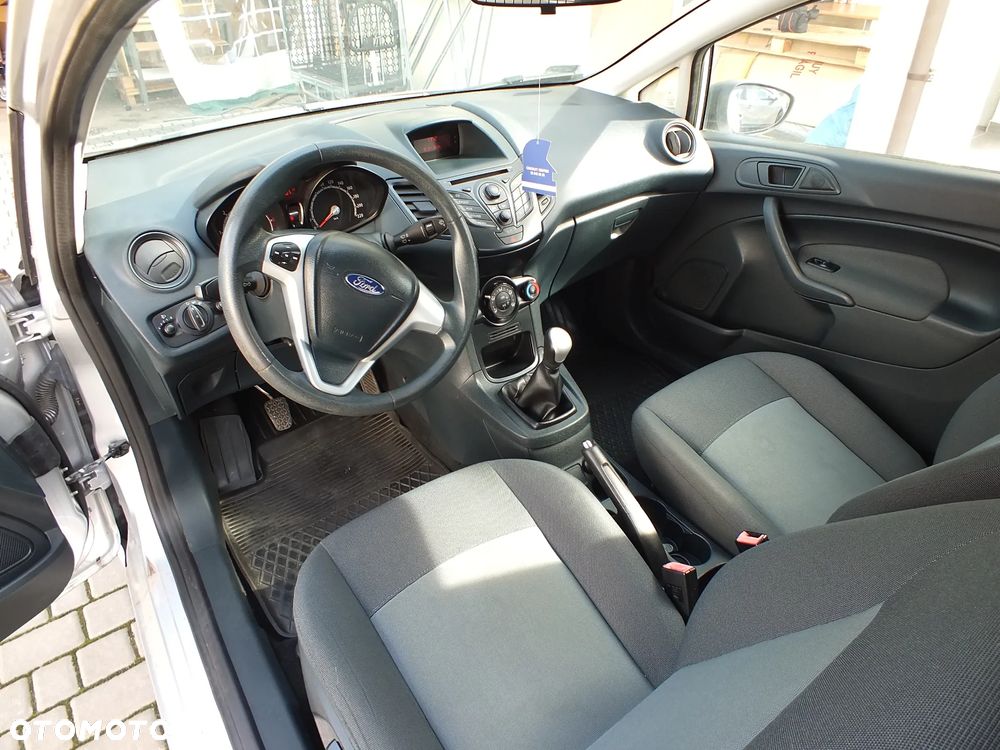 Ford Fiesta - 10