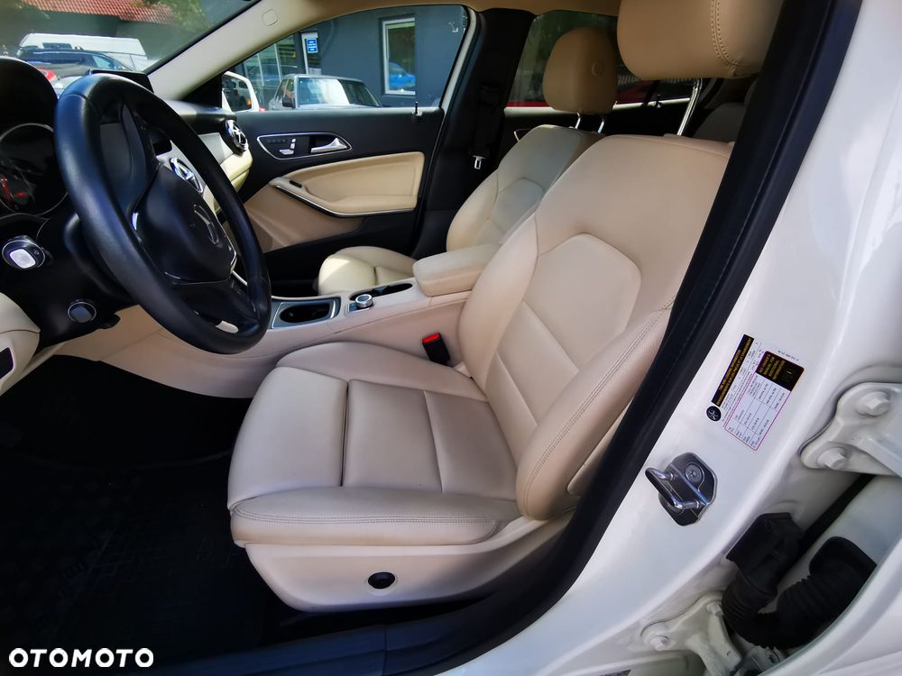 Mercedes-Benz GLA 250 7G-DCT UrbanStyle Edition - 9