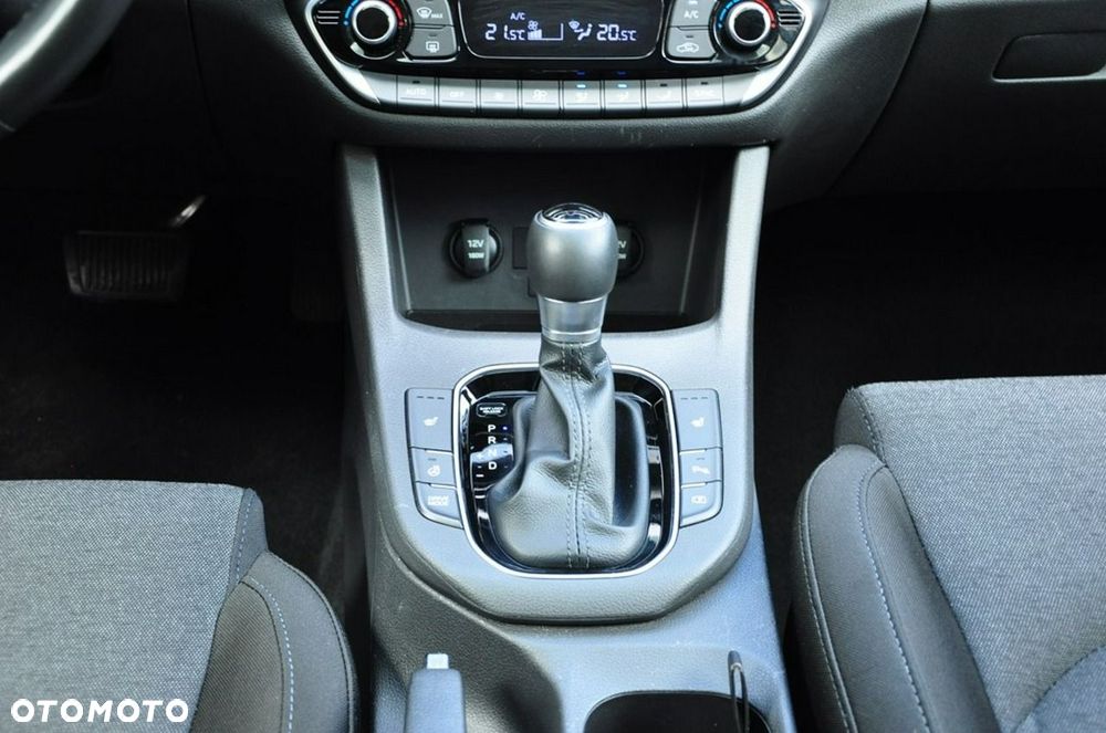 Hyundai i30 1.6 CRDI DCT Select - 36