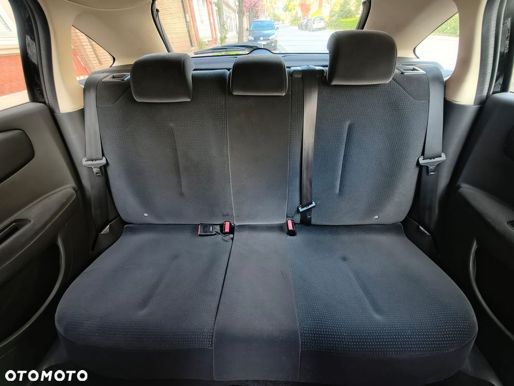 Citroën C4 1.6 HDi FAP EGS6 Confort - 19