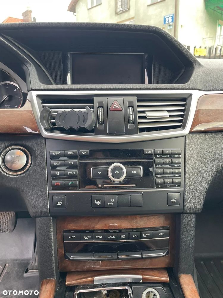 Mercedes-Benz Klasa E 350 CDI DPF BlueEFFICIENCY 7G-TRONIC Avantgarde - 5