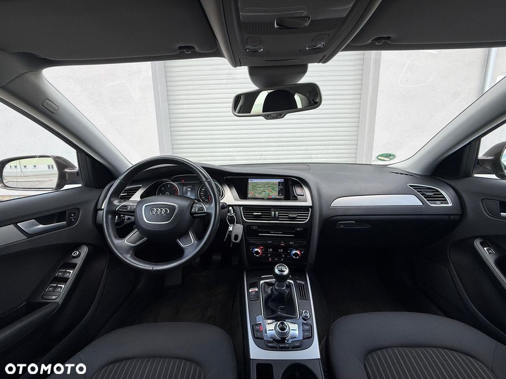 Audi A4 Avant 2.0 TDI DPF Ambiente - 18