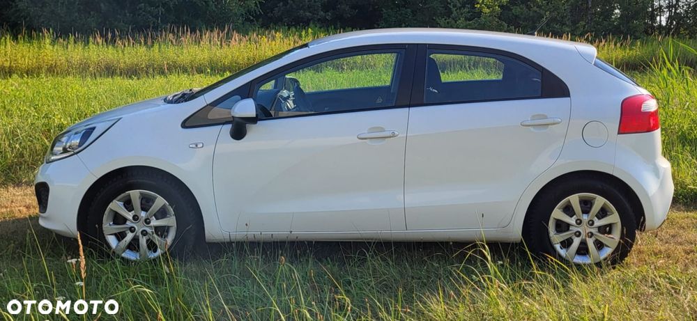 Kia Rio 1.4 L - 11
