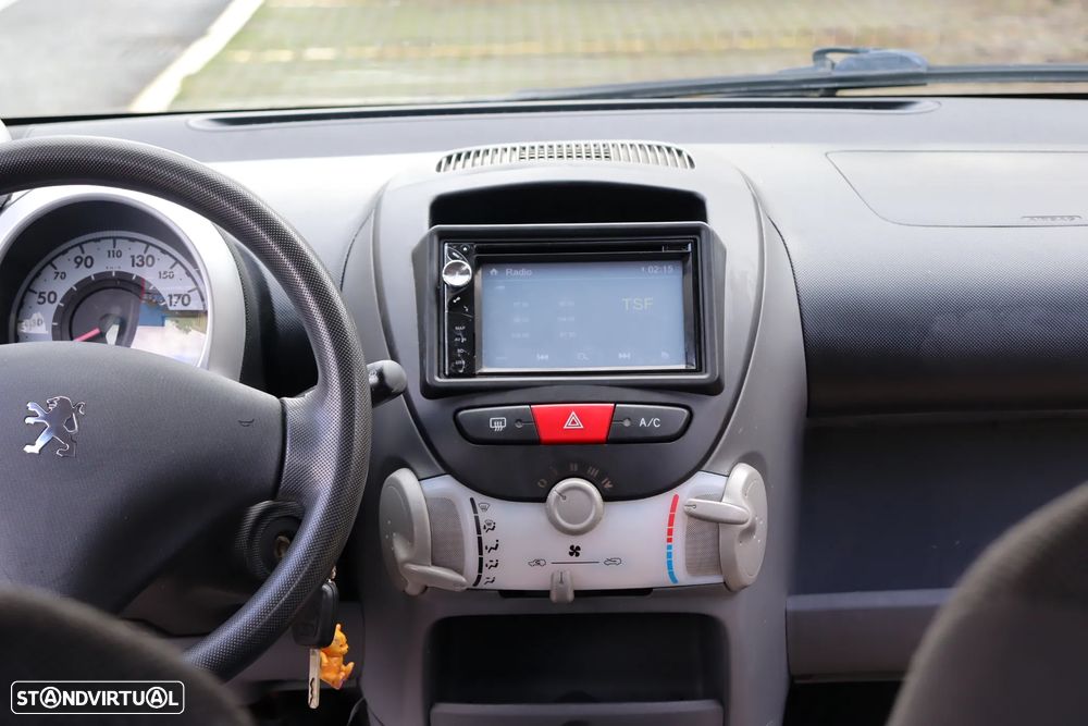 Peugeot 107 1.0 Urban - 8