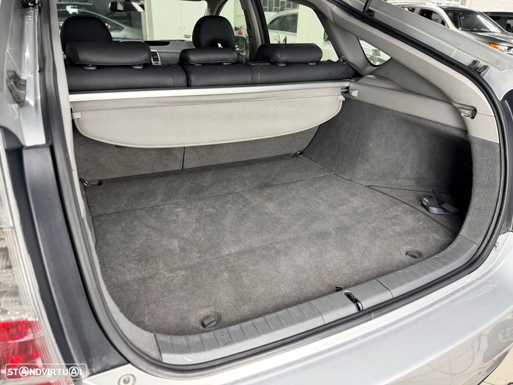 Toyota Prius 1.5 VVT-i HSD Sol - 19