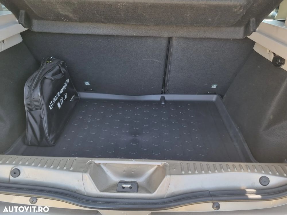 Dacia Sandero 0.9 TCe SL PLUS - 9