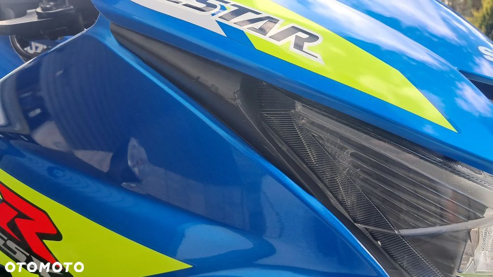 Suzuki GSX-R - 24