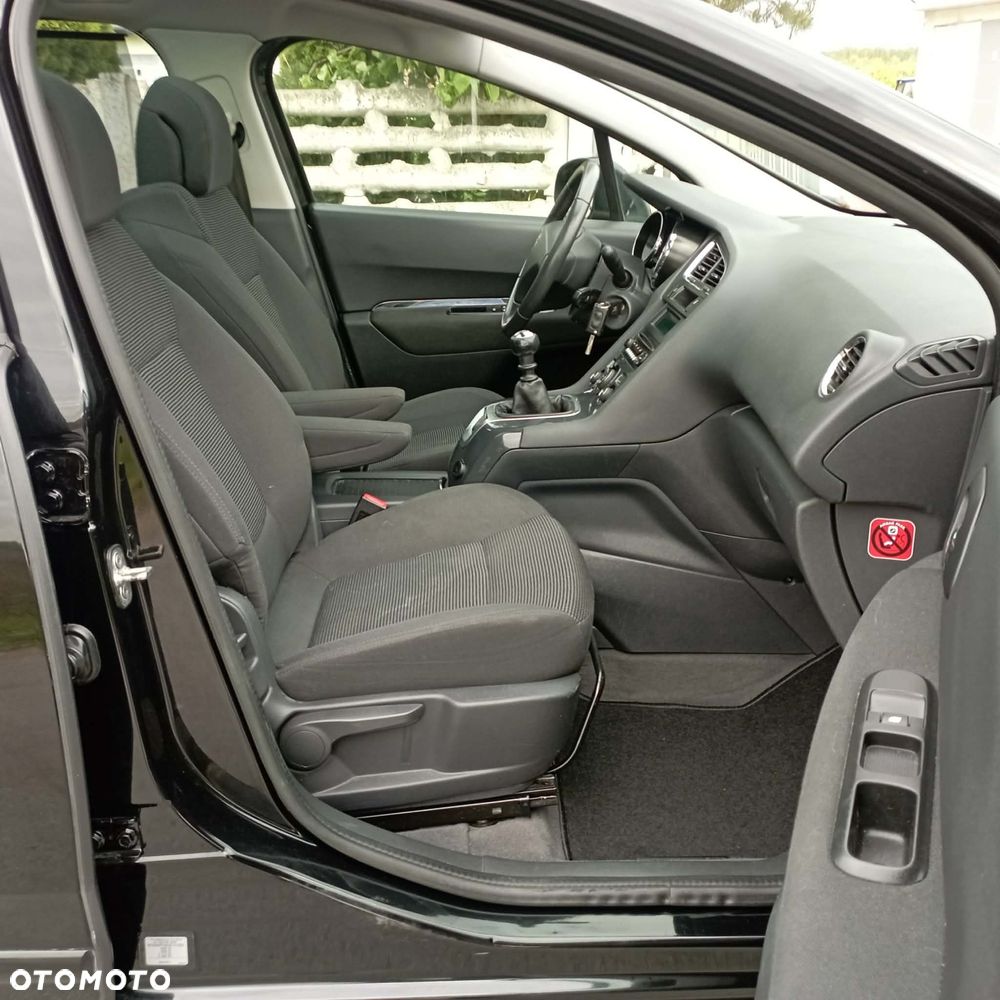 Peugeot 5008 1.6 THP Family 7os - 13