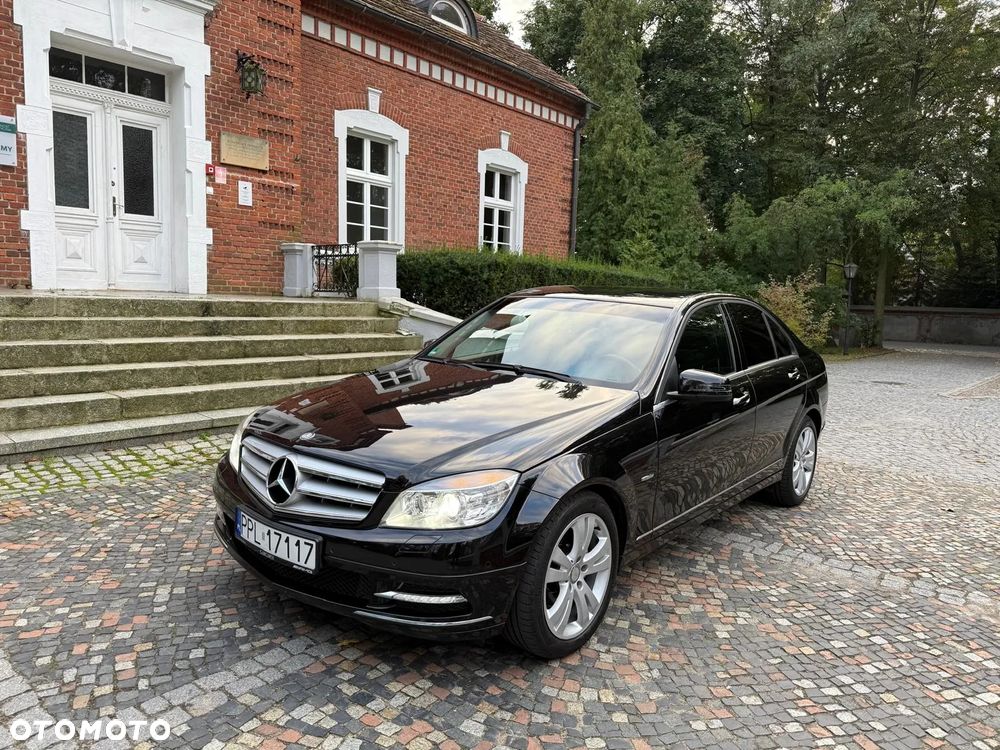 Mercedes-Benz Klasa C 180 T CGI Automatik BlueEFFICIENCY Avantgarde - 10