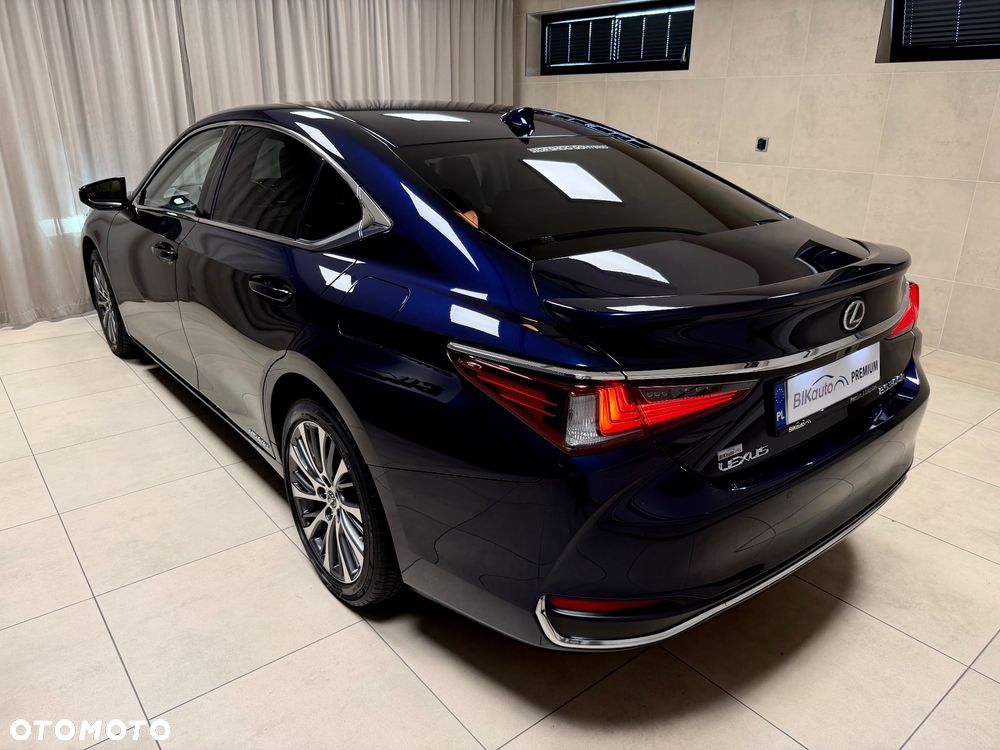 Lexus ES 300h Business Edition - 8
