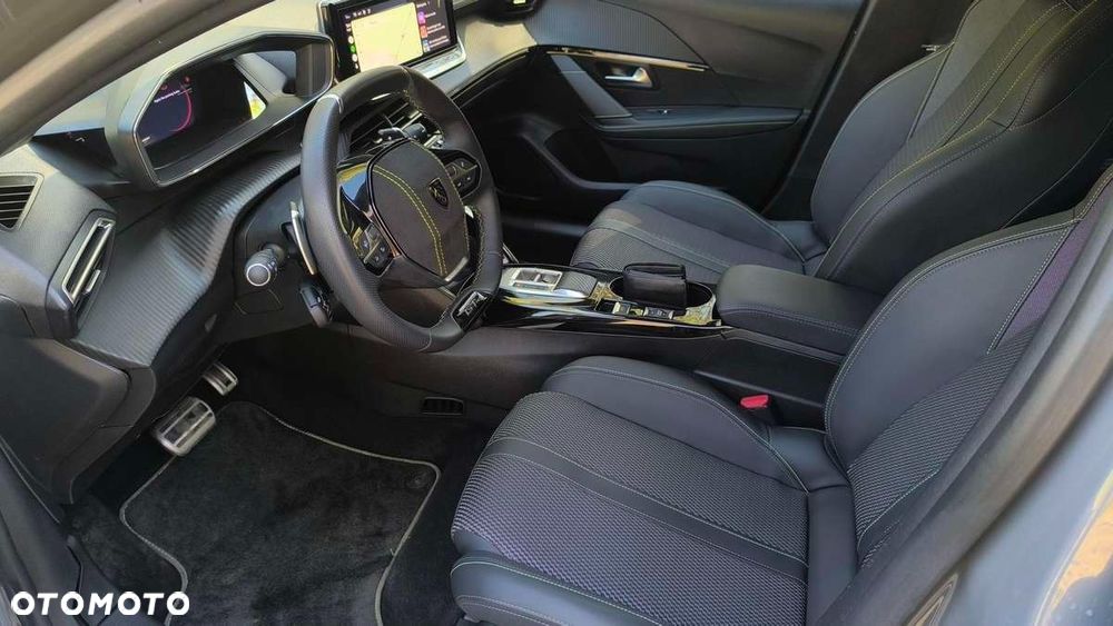 Peugeot 208 1.2 mHEV GT - 8