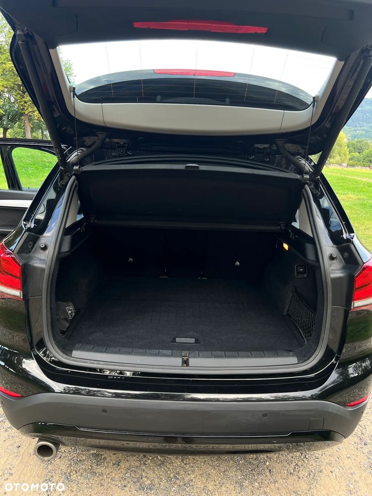 BMW X1 sDrive18i - 16