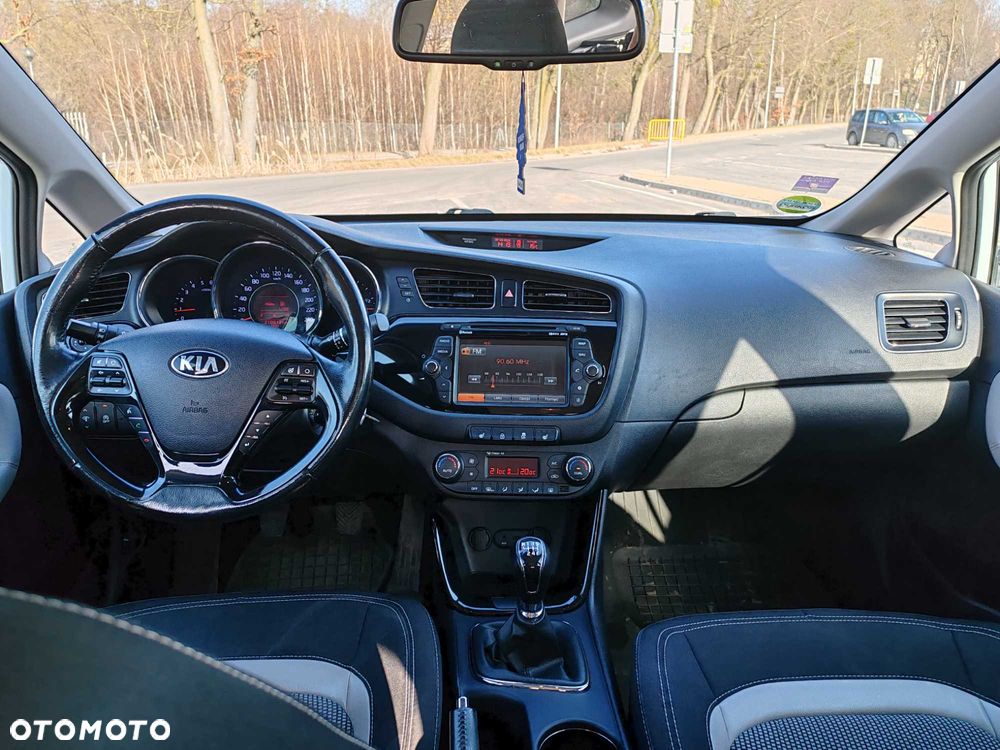 Kia Ceed - 8