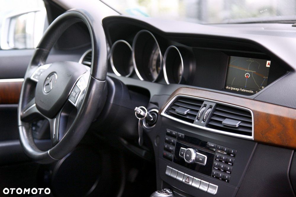 Mercedes-Benz Klasa C 200 (BlueEFFICIENCY) 7G-TRONIC Elegance - 12