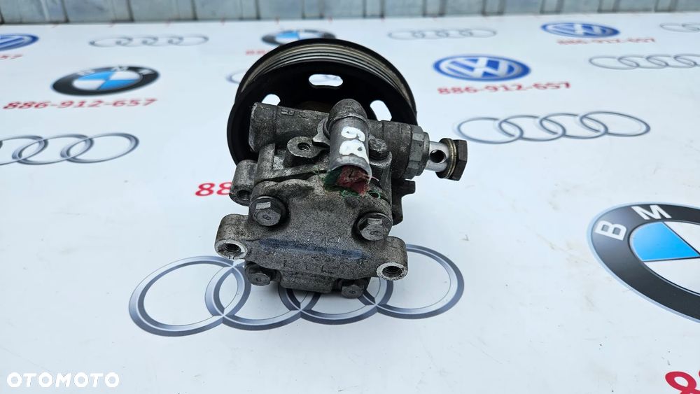 VW Caddy 2K III 3 1.9 TDI BLS 105 KM Pompa wspomagania z kołem 2K0422154 - 4