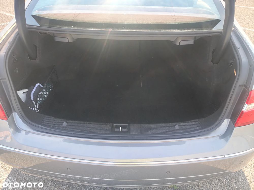 Mercedes-Benz Klasa E 350 CGI BlueEffICIENCY - 23