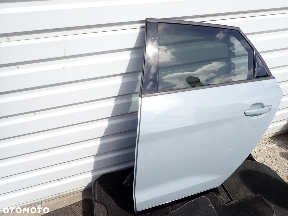 AUDI A1 82A  DRZWI PRAWE LEWE TYŁ - 2