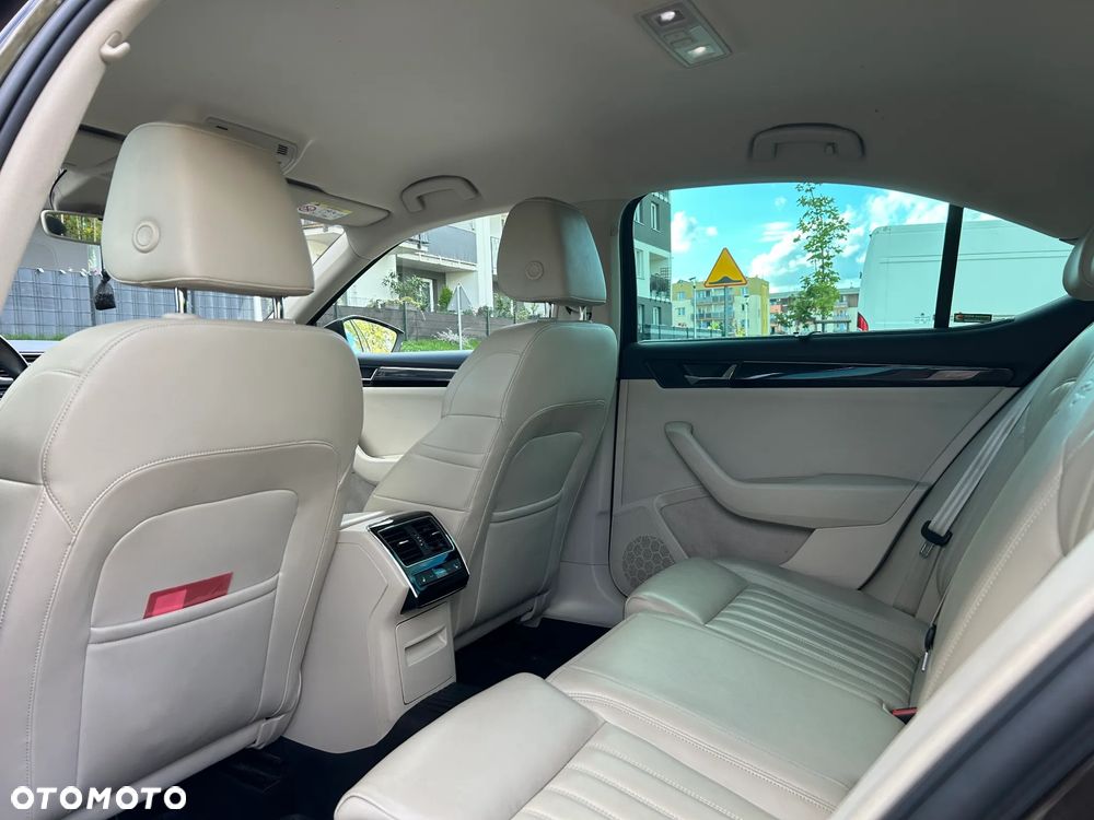 Skoda Superb 2.0 TDI 4x4 L&K DSG - 26