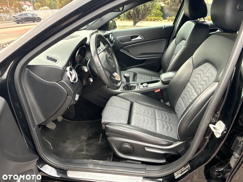 Mercedes-Benz GLA - 21