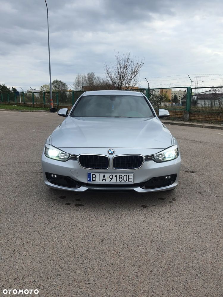 BMW Seria 3 318d Sport Line - 2