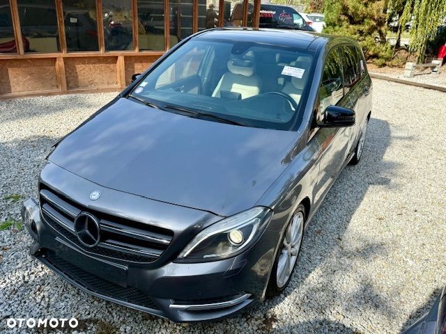 Mercedes-Benz Klasa B 200 7G-DCT AMG Line - 18