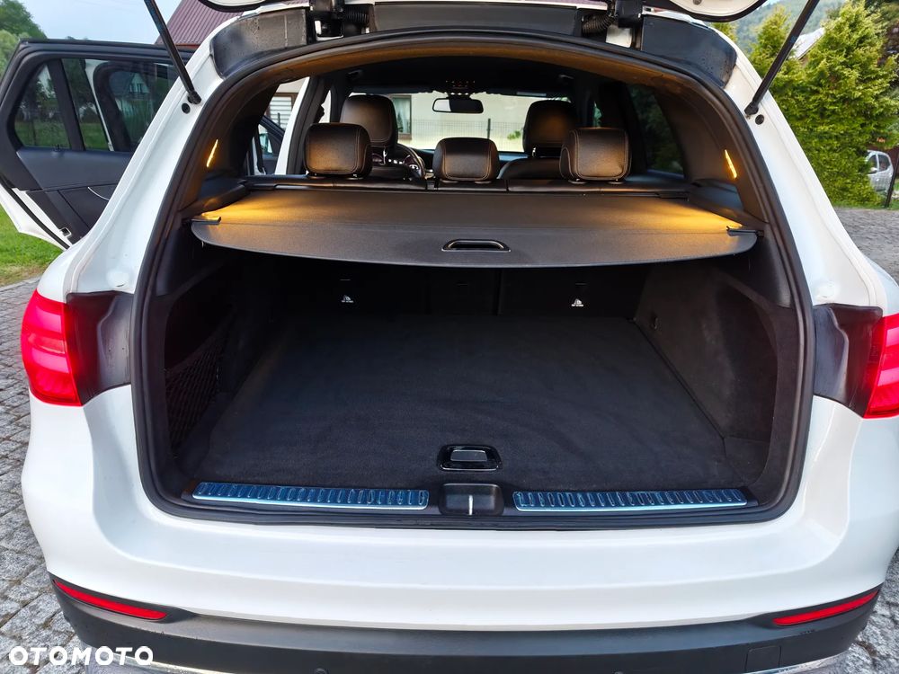 Mercedes-Benz GLC 220 d 4Matic 9G-TRONIC AMG Line - 23